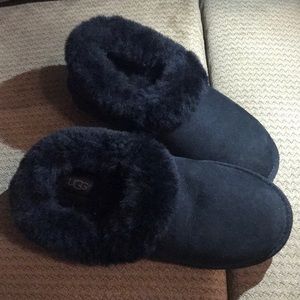 Ugg black NITA slip on slippers/ size 7